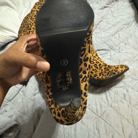 Leopard boots - Picture 3 of 7